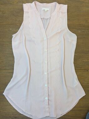 Meadow Rue Anthropologie Blouse Size 4 Pink Sleeveless Scalloped Detail